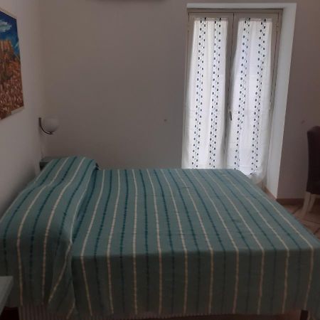 A Casa Dell'Artista Apartment Чефалу Екстериор снимка