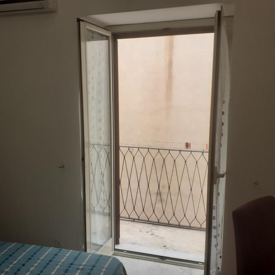 A Casa Dell'Artista Apartment Чефалу Екстериор снимка