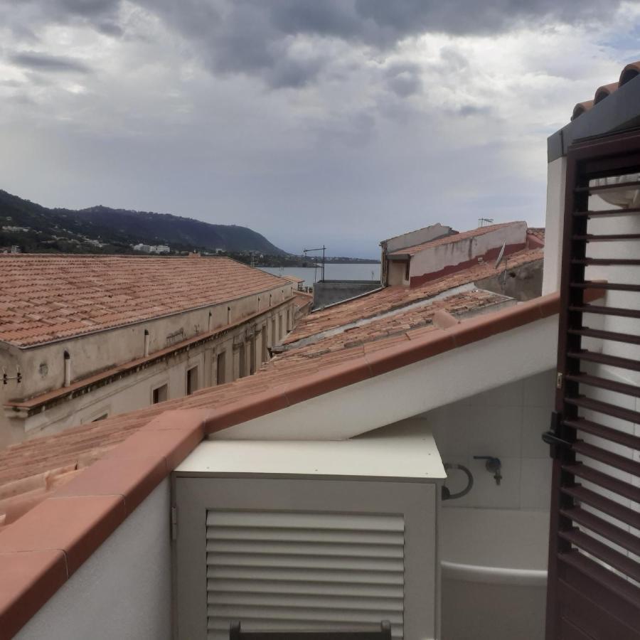 A Casa Dell'Artista Apartment Чефалу Екстериор снимка